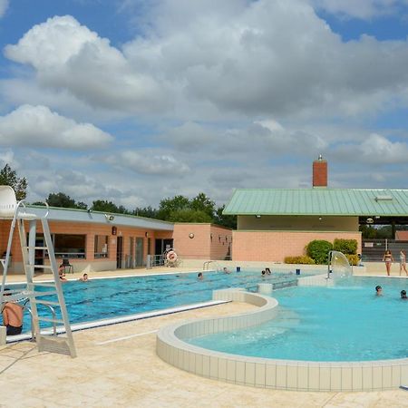 Spacious Quentoinise Town House Saint-Quentin  Bagian luar foto