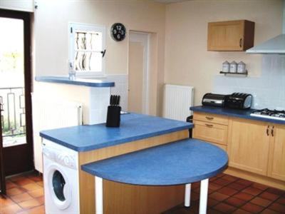 Spacious Quentoinise Town House Saint-Quentin  Bagian luar foto