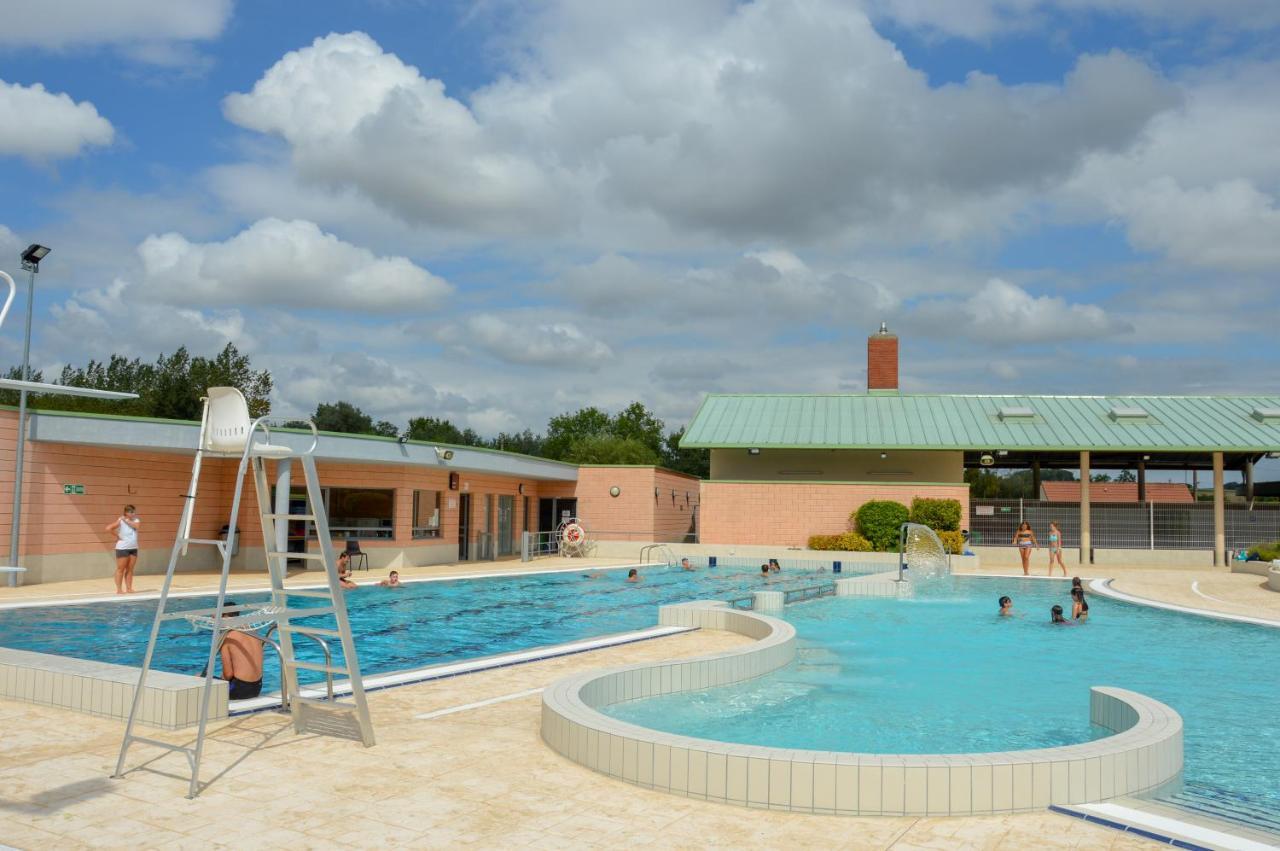 Spacious Quentoinise Town House Saint-Quentin  Bagian luar foto