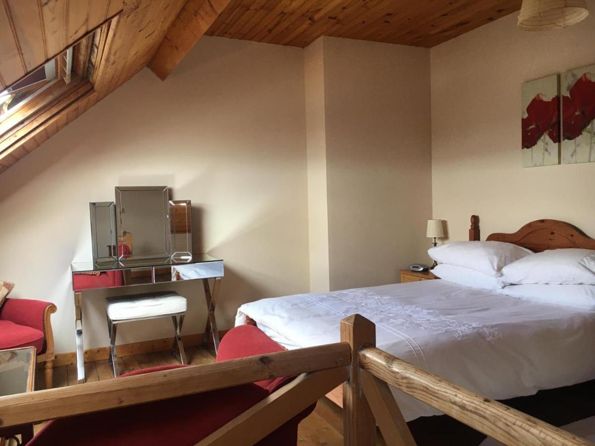 Spacious Quentoinise Town House Saint-Quentin  Bagian luar foto